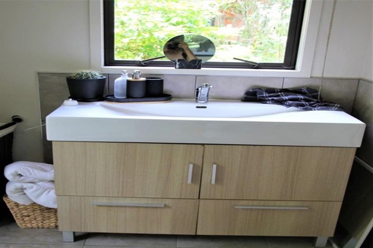 Photo of property in 22a Harvest Avenue, Orewa, 0931