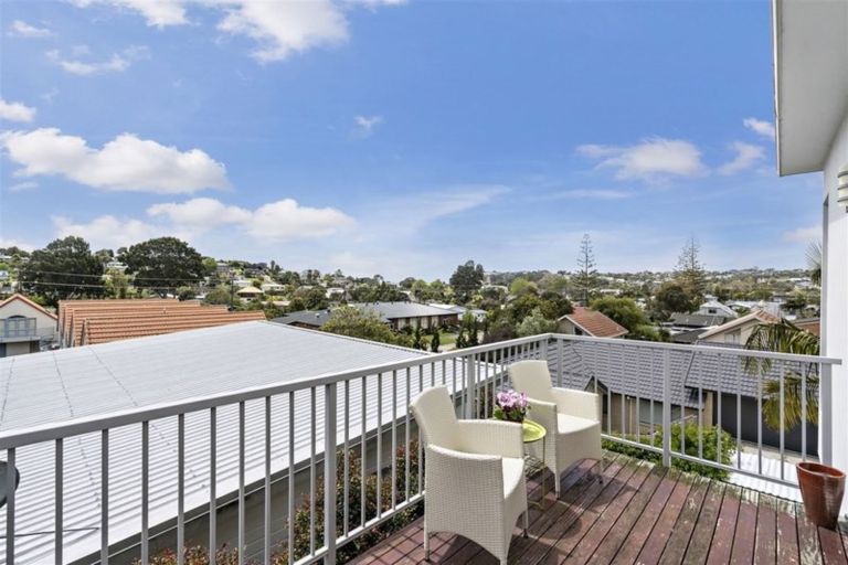 Photo of property in 14a Holiday Road, Stanmore Bay, Whangaparaoa, 0932