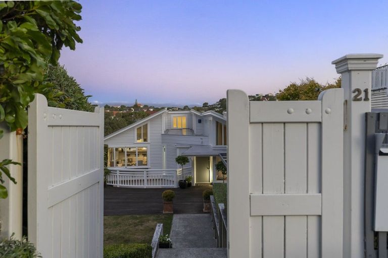 Photo of property in 21 Simla Crescent, Khandallah, Wellington, 6035