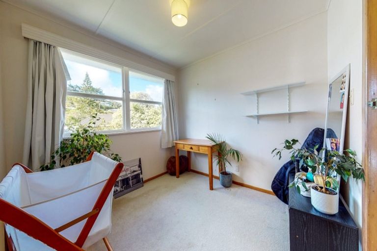 Photo of property in 4 Pauline Way, Paparangi, Wellington, 6037