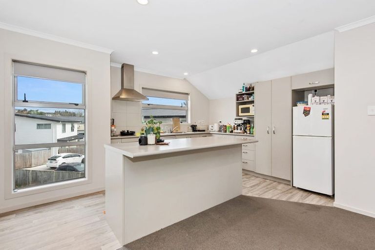 Photo of property in 50u3 Banbury Crescent, Fairfield, Hamilton, 3214