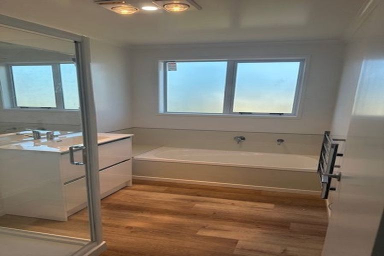 Photo of property in 5 Milla Mae Rise, Woodhill, 0110