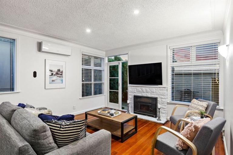 Photo of property in 1/15 Stratford Avenue, Milford, Auckland, 0620