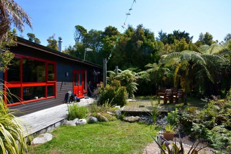 Photo of property in 107 South Terrace Road, Karamea, 7893