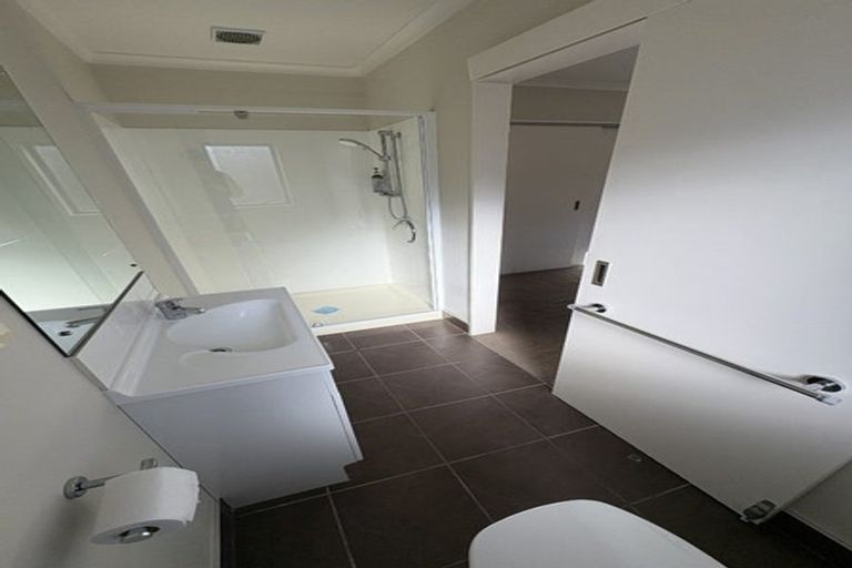 Photo of property in 29 Cityview Place, Massey, Auckland, 0614