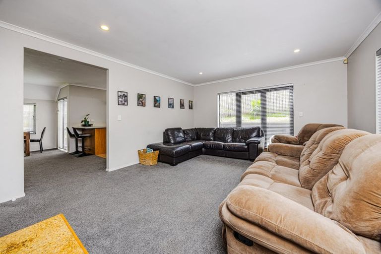 Photo of property in 31d Chieftain Rise, Goodwood Heights, Auckland, 2105