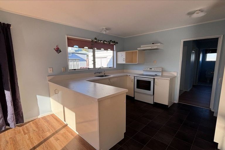 Photo of property in 9a Polstead Road, Stoke, Nelson, 7011