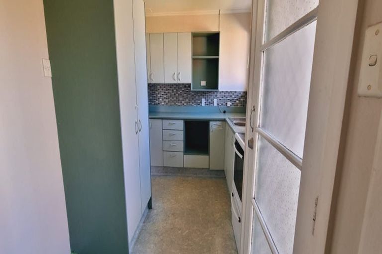 Photo of property in 2/5 Hinemoa Street, Waiwhetu, Lower Hutt, 5010
