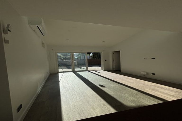 Photo of property in 1 Wellington Road, Paekakariki, 5034