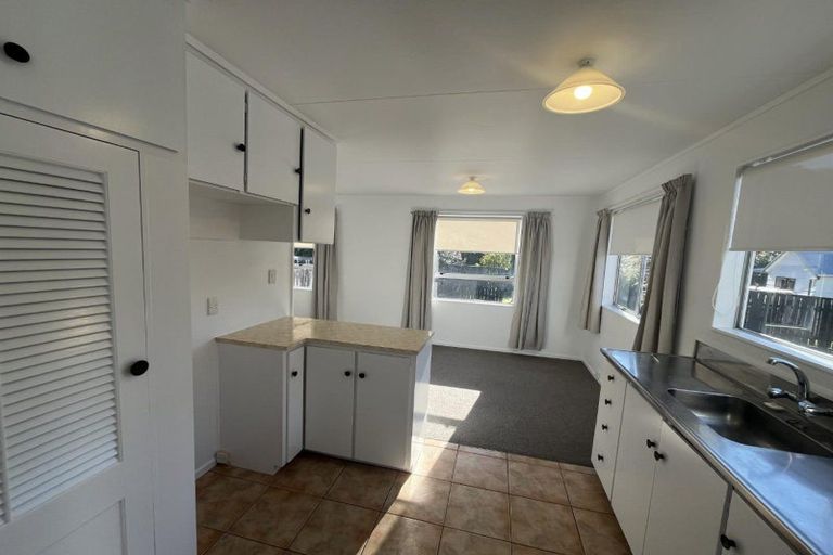 Photo of property in 17a Thames Street, Welbourn, New Plymouth, 4310