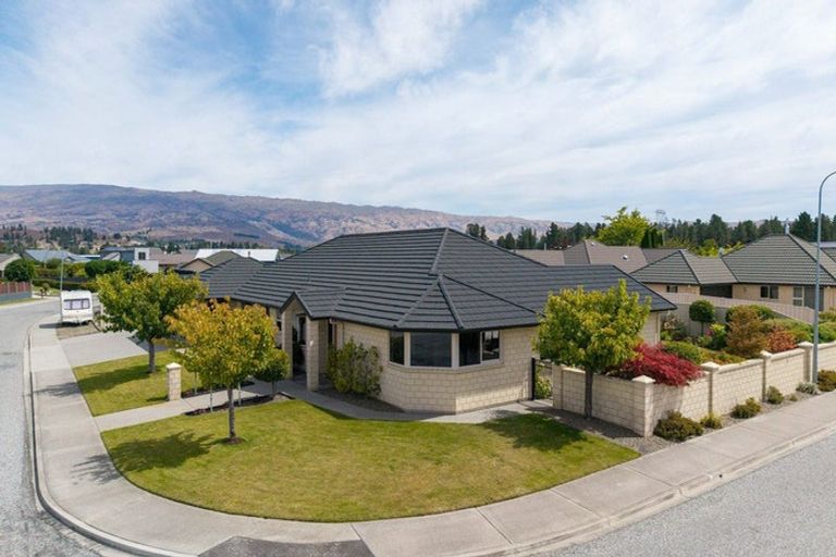 Photo of property in 10 Larch Crescent, Alexandra, 9320