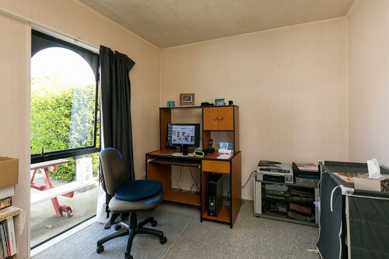 Photo of property in 33 Gilmour Place, Taradale, Napier, 4112