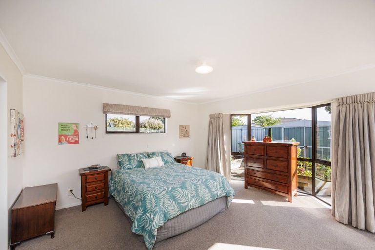 Photo of property in 21 Montana Way, Milson, Palmerston North, 4414