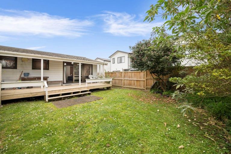 Photo of property in 5 Pinehurst Place, Wattle Downs, Auckland, 2103