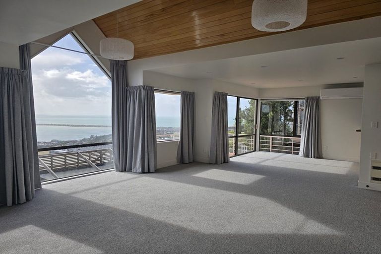 Photo of property in 2/17 Belleview Terrace, Mount Pleasant, Christchurch, 8081