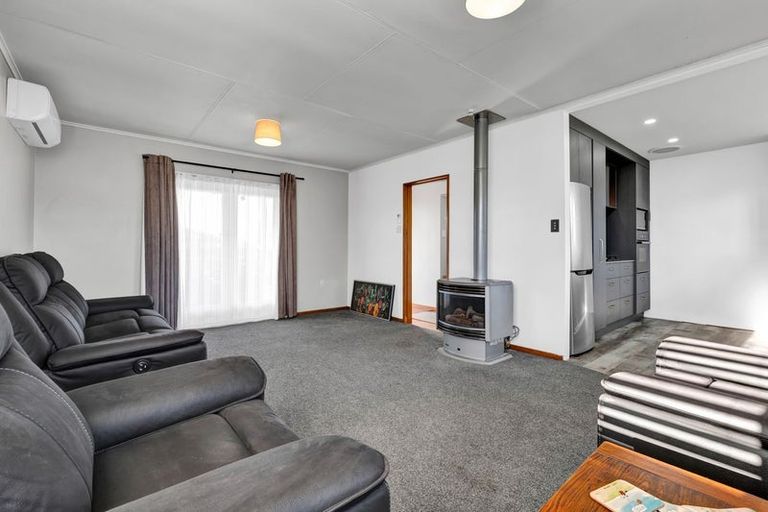 Photo of property in 37 Reid Avenue, Hawera, 4610