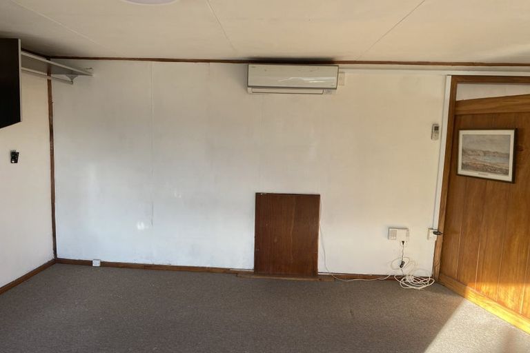 Photo of property in 21 Nikau Road, Point Howard, Lower Hutt, 5013