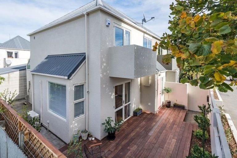 Photo of property in 2/270 Kilmore Street, Christchurch Central, Christchurch, 8011