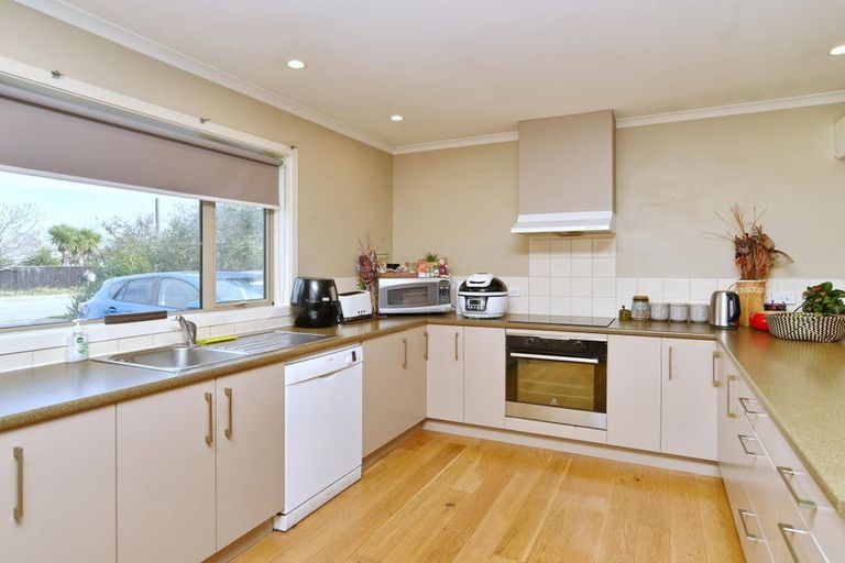 Photo of property in 41 Factory Road, Belfast, Christchurch, 8051