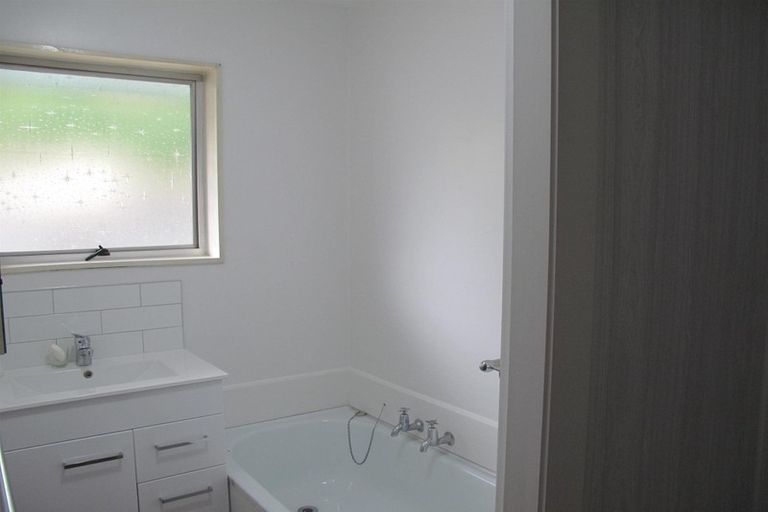 Photo of property in 2/372 Hereford Street, Linwood, Christchurch, 8011