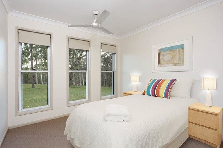 Photo of property in 90 Hayfield Way, Karaka, Papakura, 2113