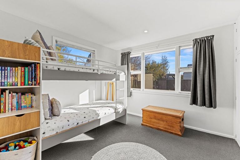 Photo of property in 29 Sturrocks Road, Redwood, Christchurch, 8051