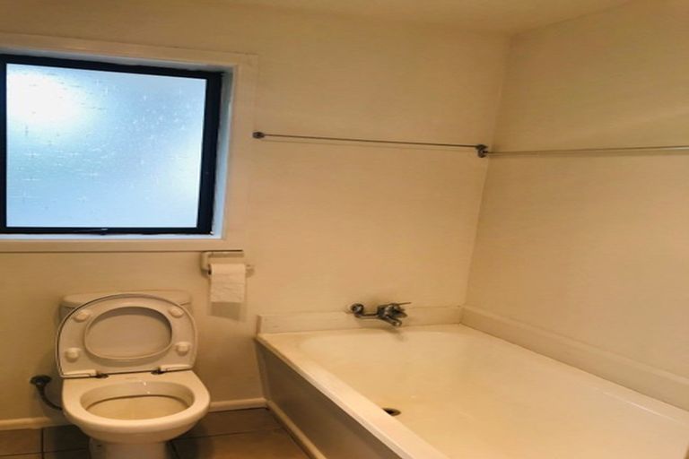 Photo of property in 4 Shirldale Place, Avonhead, Christchurch, 8042