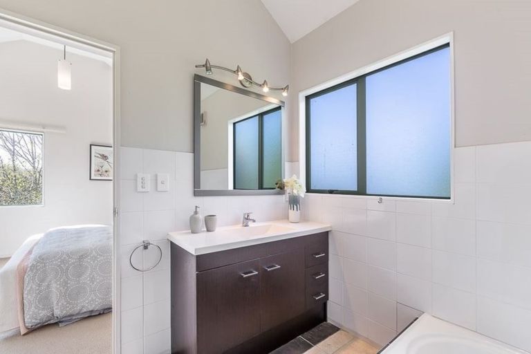 Photo of property in 123 Bushlands Park Drive, Albany, Auckland, 0632