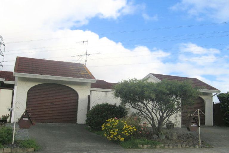Photo of property in 2/12 Kekeno Grove, Tirohanga, Lower Hutt, 5010