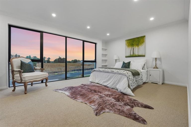 Photo of property in 240 Park Estate Road, Rosehill, Papakura, 2113