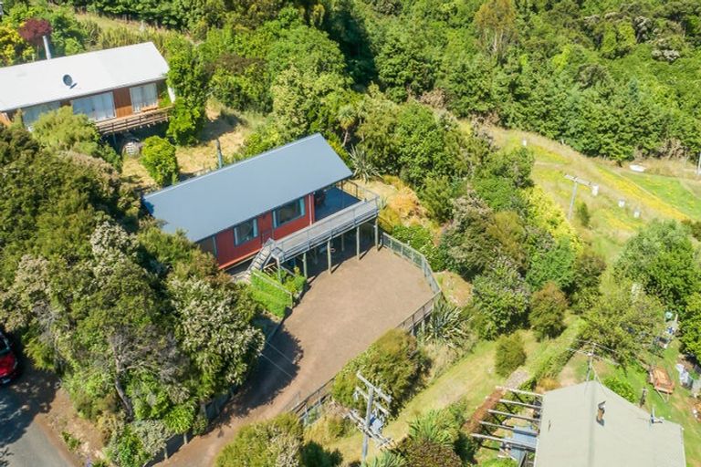 Photo of property in 209 Middle Road, Pigeon Bay, 7583