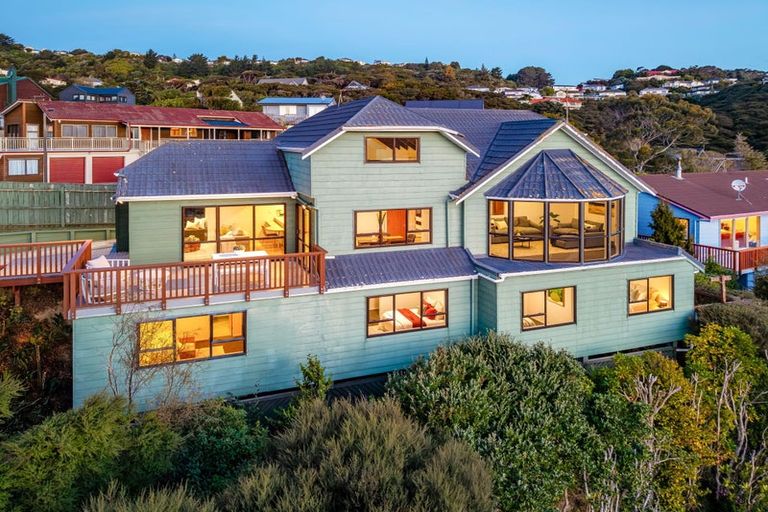 Photo of property in 19 Kinloch Place, Papakowhai, Porirua, 5024