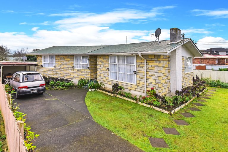 Photo of property in 519 Massey Road, Mangere, Auckland, 2022