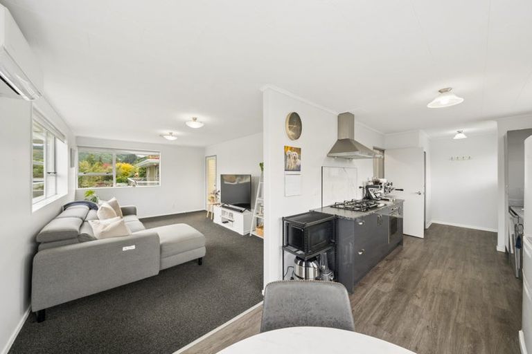 Photo of property in 2/13 Roband Crescent, Brown Owl, Upper Hutt, 5018