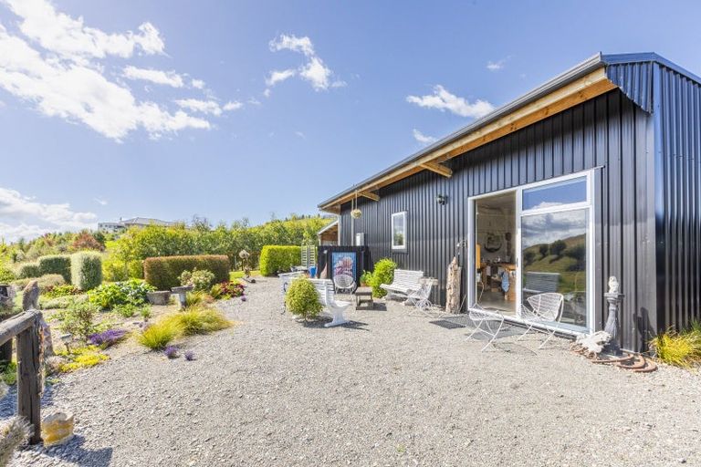 Photo of property in 22 Highlands Drive, Waipawa, 4277