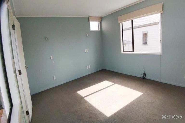 Photo of property in 722 East Coast Road, Pinehill, Auckland, 0632