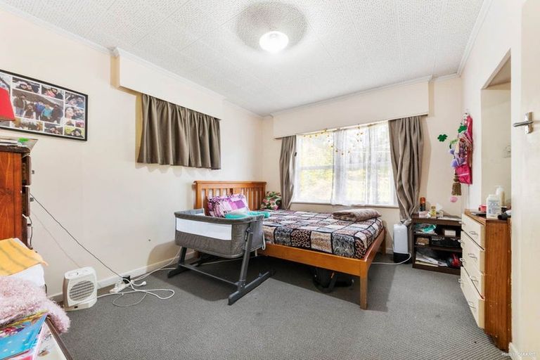 Photo of property in 12 Mason Street, New Lynn, Auckland, 0600