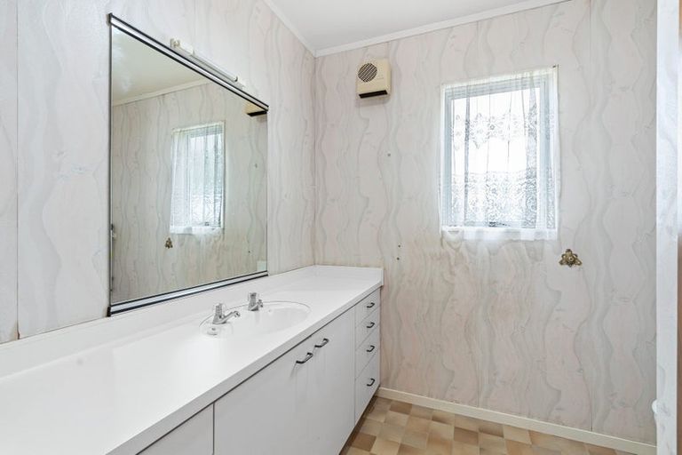 Photo of property in 10 Aitchison Place, Levin, 5510