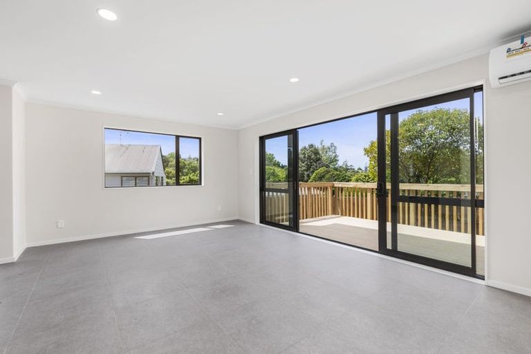 Photo of property in 10a Neilon Place, Northcross, Auckland, 0632