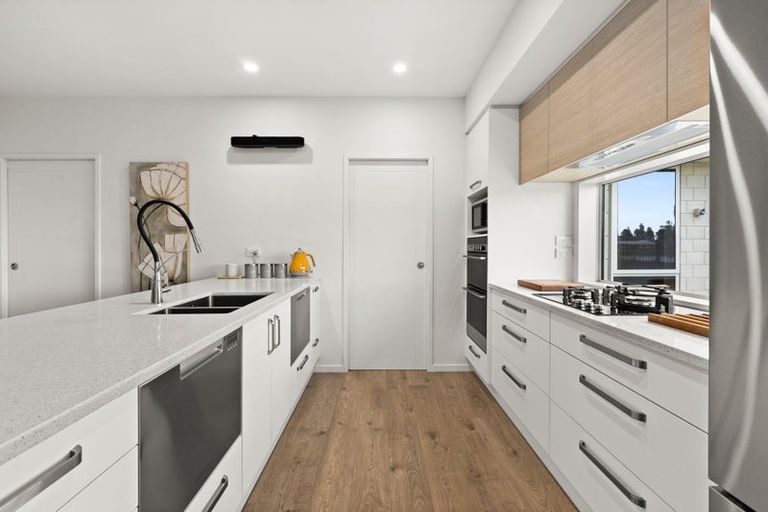 Photo of property in 17 Hurunui Drive, Te Awa, Napier, 4110