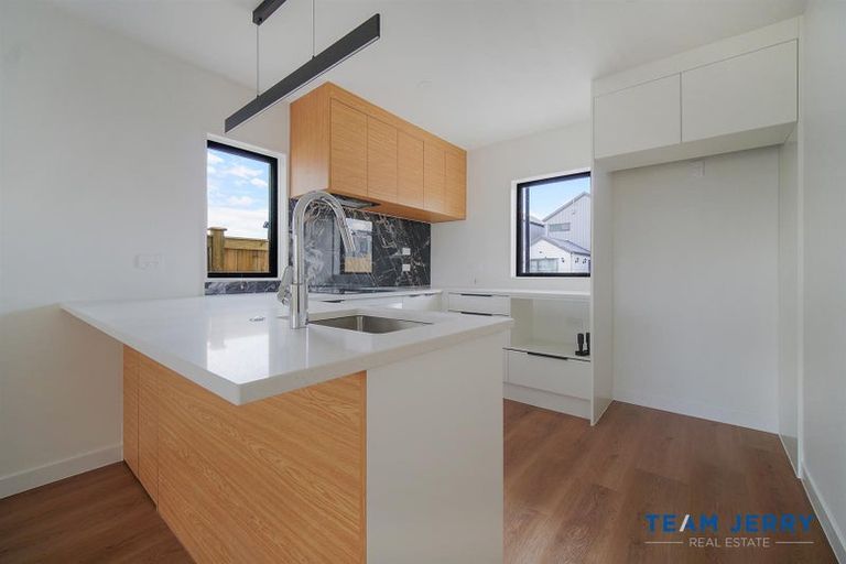 Photo of property in 121b Grove Road, Papakura, 2110