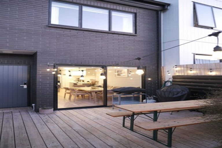 Photo of property in 9 Podgora Avenue, Kumeu, 0810