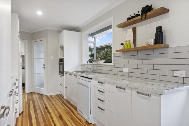 Photo of property in 5 Sacha Place, Glenview, Hamilton, 3206