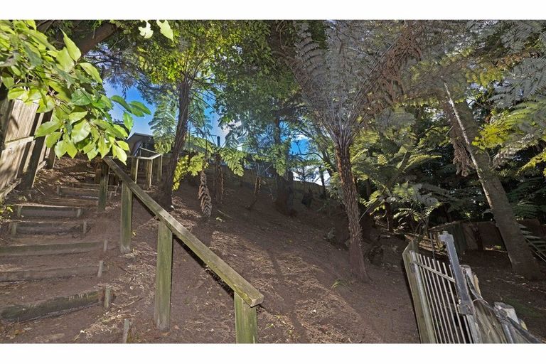 Photo of property in 31 Hartley Terrace, Massey, Auckland, 0614