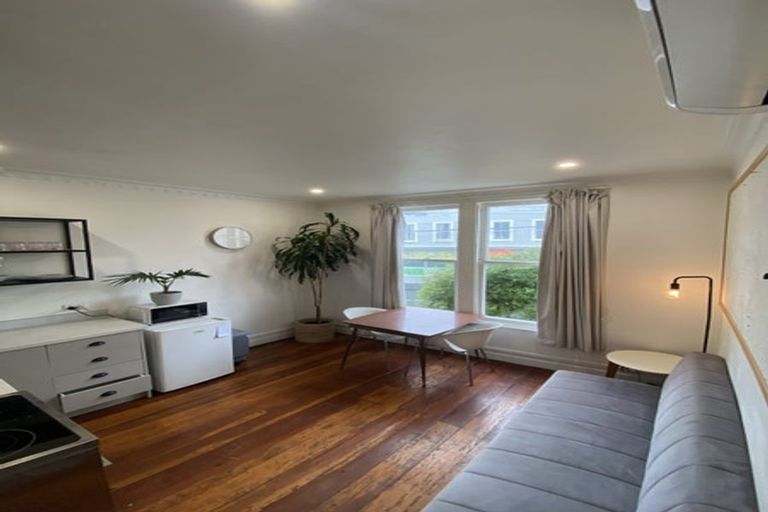 Photo of property in 64 Wallace Street, Mount Cook, Wellington, 6021