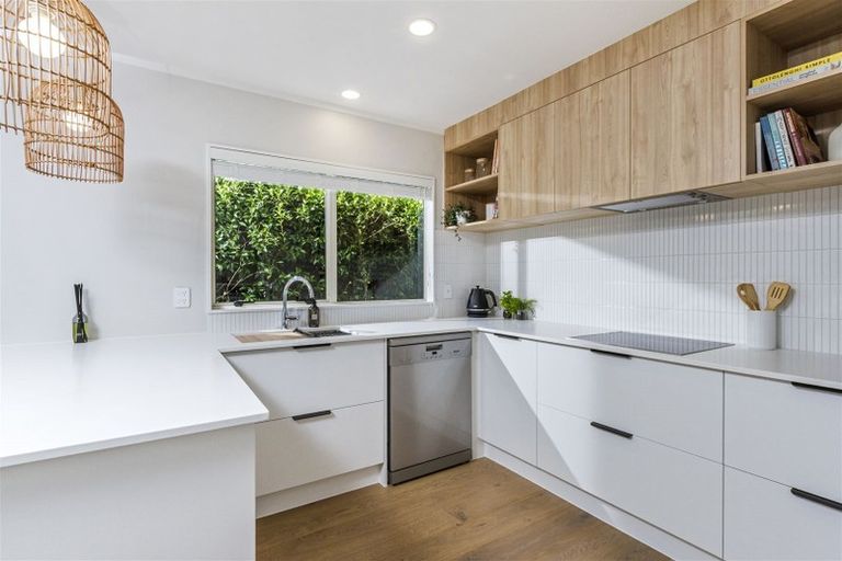 Photo of property in 1/44 Nile Road, Milford, Auckland, 0620