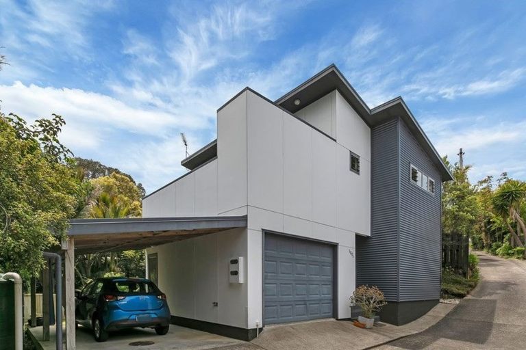 Photo of property in 150a Glenfield Road, Birkenhead, Auckland, 0626