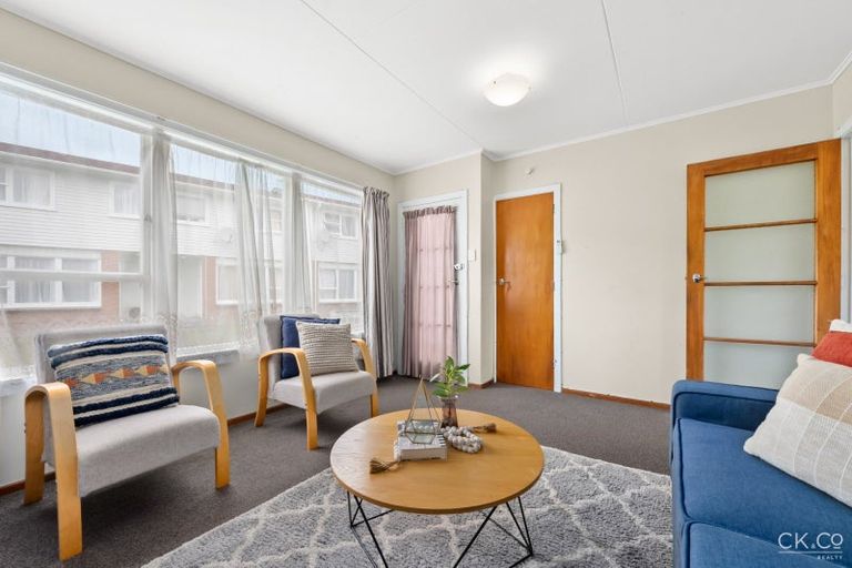 Photo of property in Oberon Flats, 48a Merton Street, Trentham, Upper Hutt, 5018