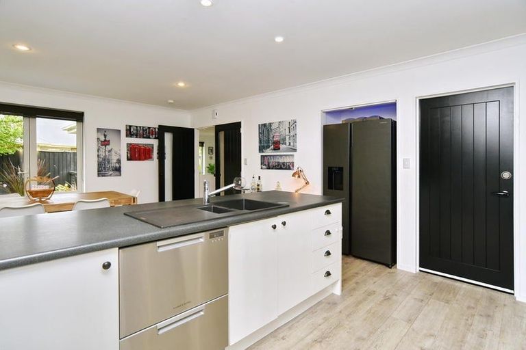 Photo of property in 34 Oxford Road, Rangiora, 7400