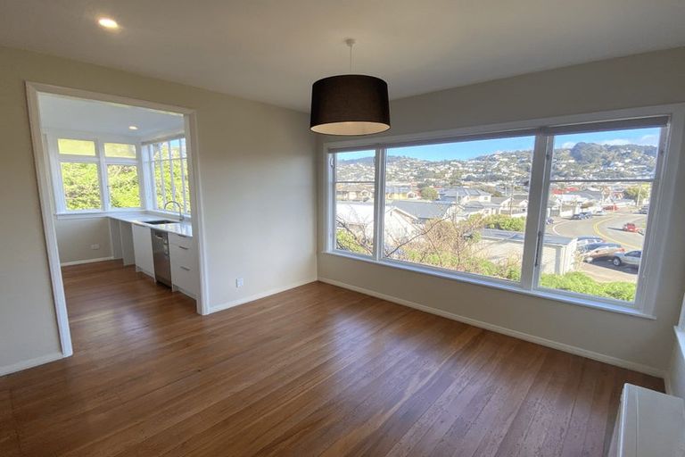 Photo of property in 5 Lonsdale Crescent, Rongotai, Wellington, 6022